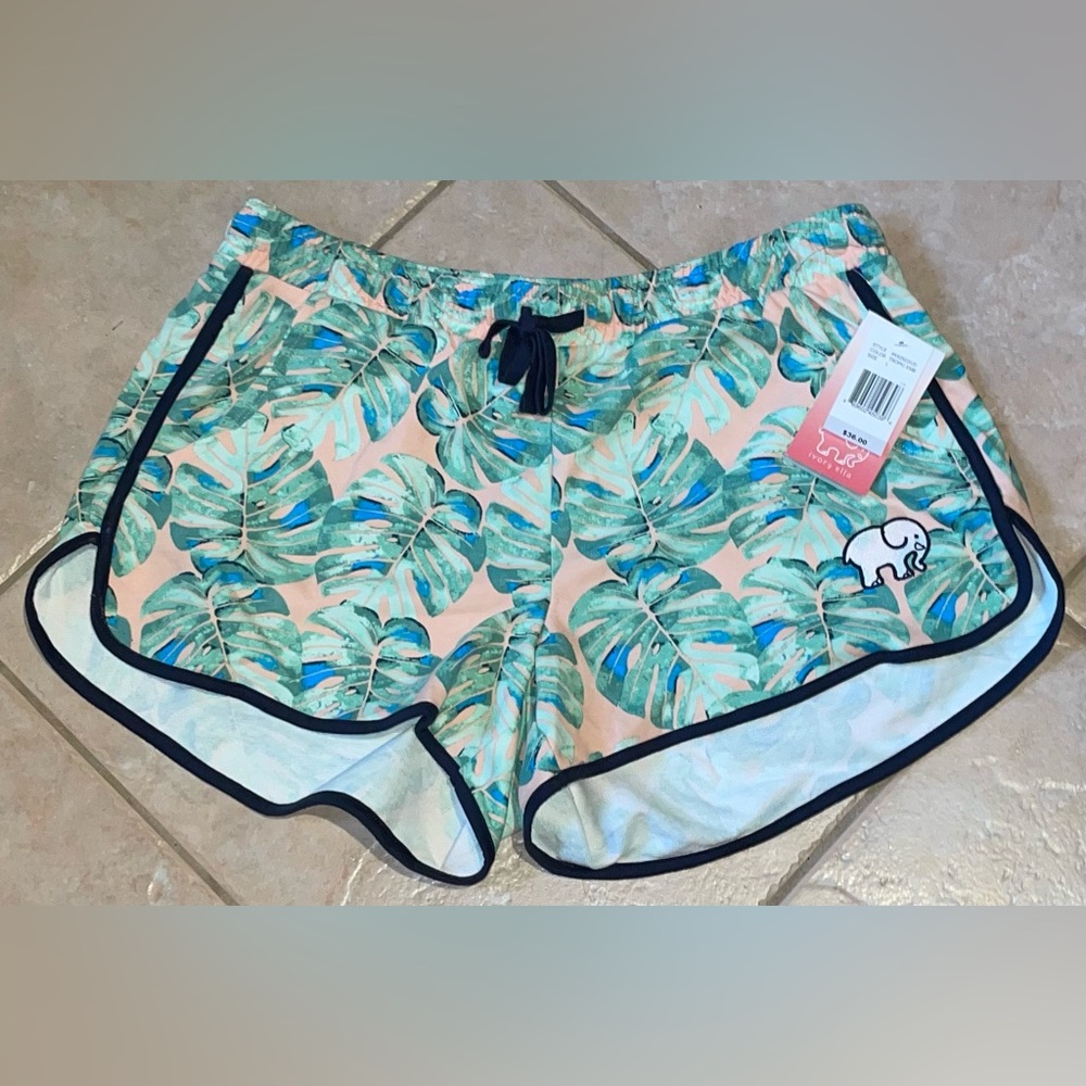 NWT Ivory Ella Women’s Lounge Shorts Tropical Large